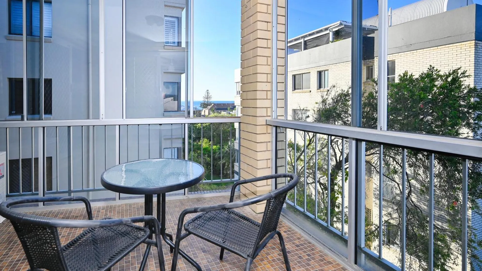 דירה קלונדרה Location Is Everything - Shops, Beaches, Views Zg3