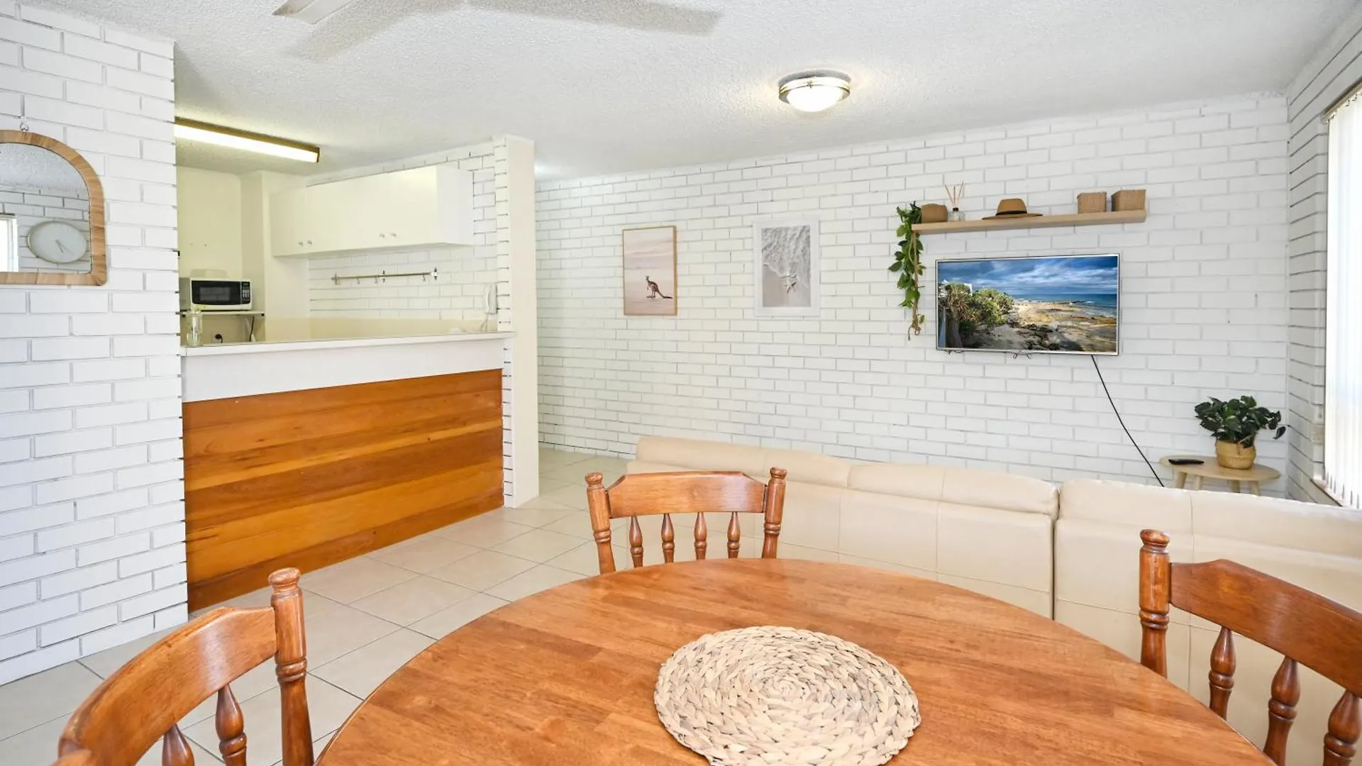 קלונדרה Location Is Everything - Shops, Beaches, Views Zg3